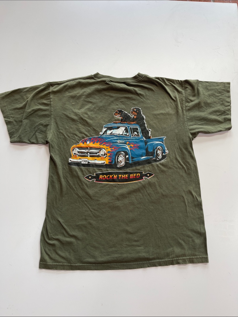 VTG Top Dawg Rock’n The Bed T-Shirt
Flame Detailed Classic  Truck
w Rottweilers